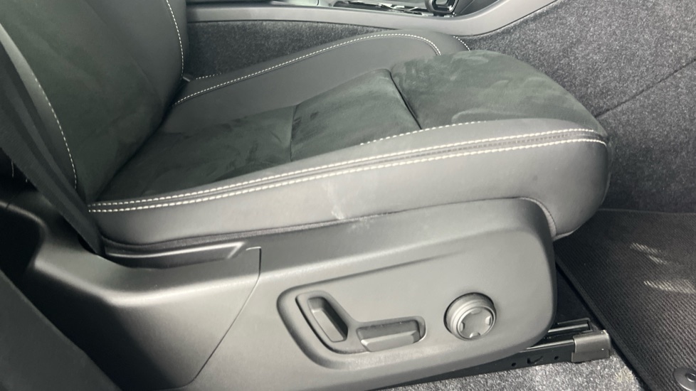 Used Volvo XC40 2024 for sale - 77244675: Photo 30