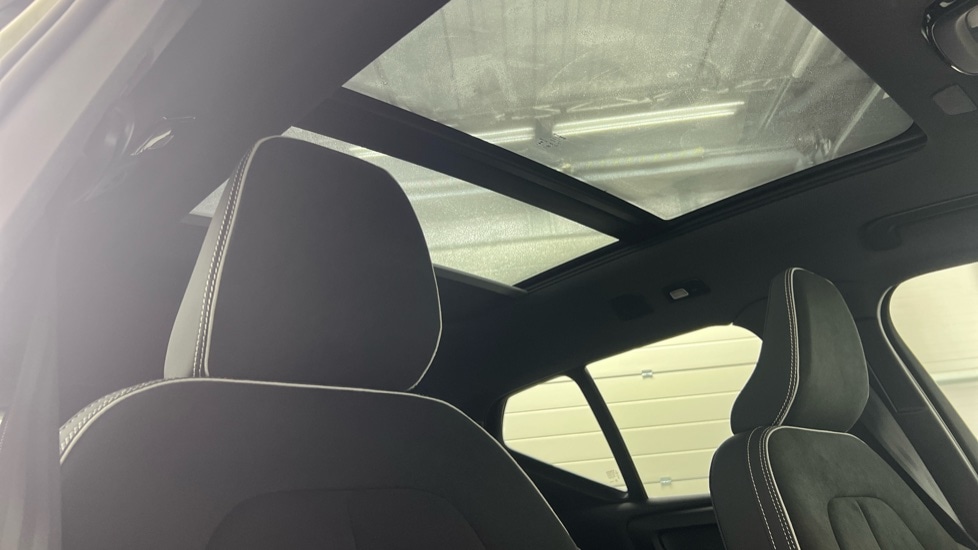 Used Volvo XC40 2024 for sale - 77244675: Photo 31