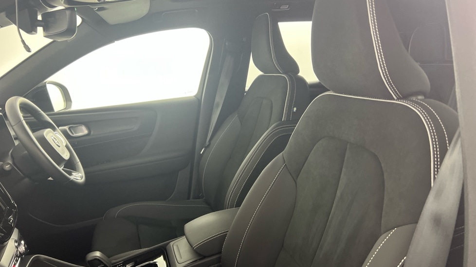Used Volvo XC40 2024 for sale - 77244675: Photo 37