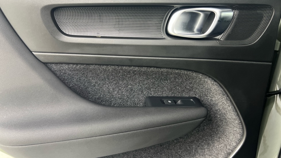 Used Volvo XC40 2024 for sale - 77244675: Photo 48