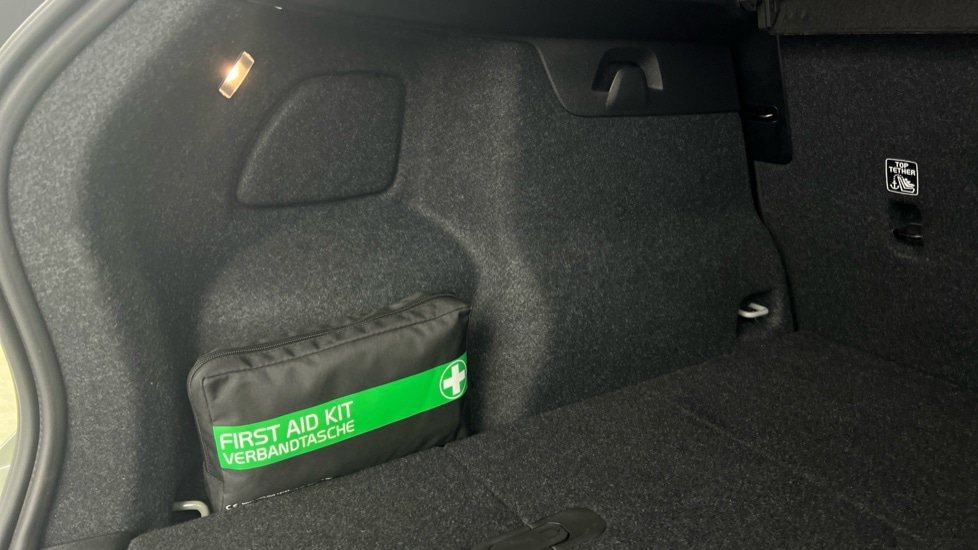 Used Volvo XC40 2024 for sale - 77244675: Photo 54