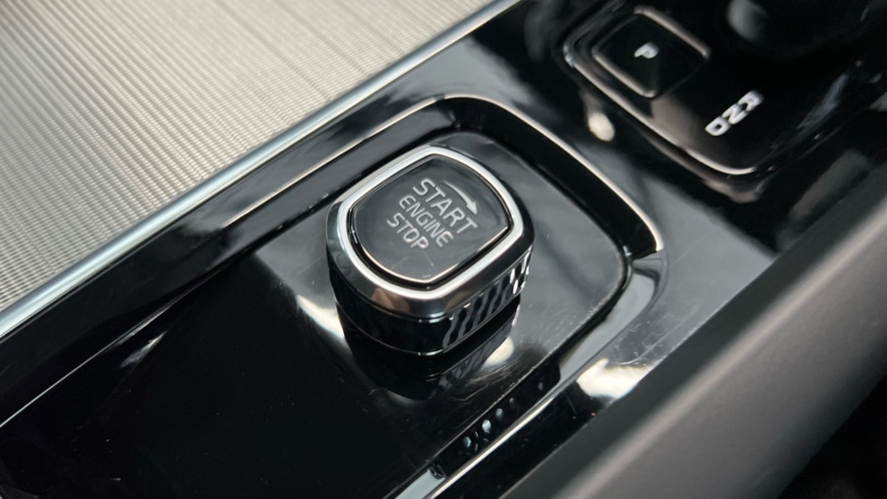 Used Volvo XC60 2023 for sale - 76750173: Photo 27