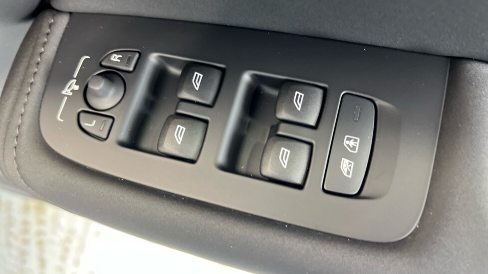 Used Volvo XC60 2026 for sale - 77648095: Photo 24