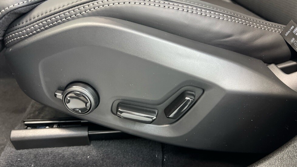 Used Volvo XC60 2026 for sale - 77648095: Photo 40