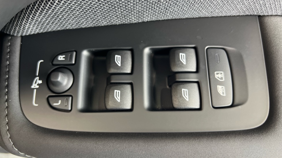 Used Volvo XC60 2025 for sale - 77519028: Photo 24