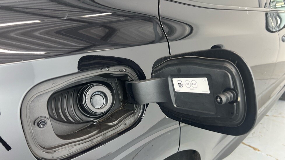 Used Volvo XC60 2025 for sale - 77576383: Photo 16