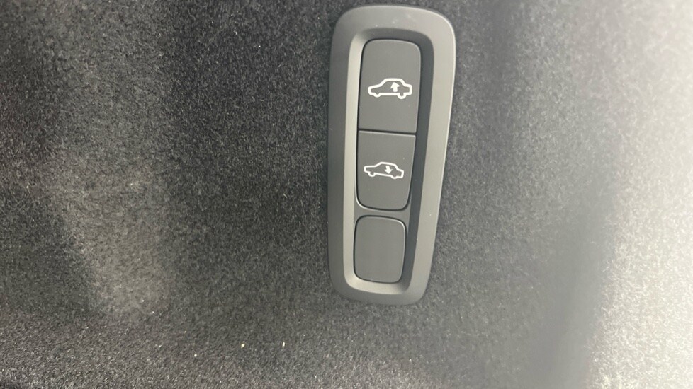 Used Volvo XC60 2025 for sale - 77576383: Photo 56