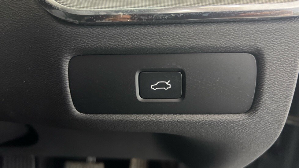 Used Volvo XC60 2025 for sale - 77576383: Photo 63