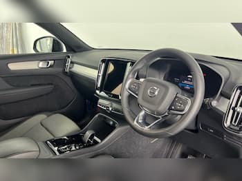 Used Volvo XC40 2023 for sale - 79485047: Photo