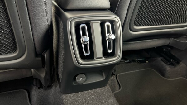 Used Volvo XC40 2022 for sale - 76191186: Photo 15