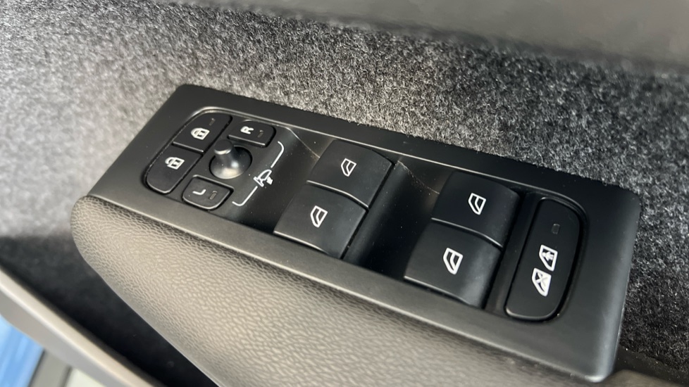 Used Volvo C40 2023 for sale - 77099047: Photo 24