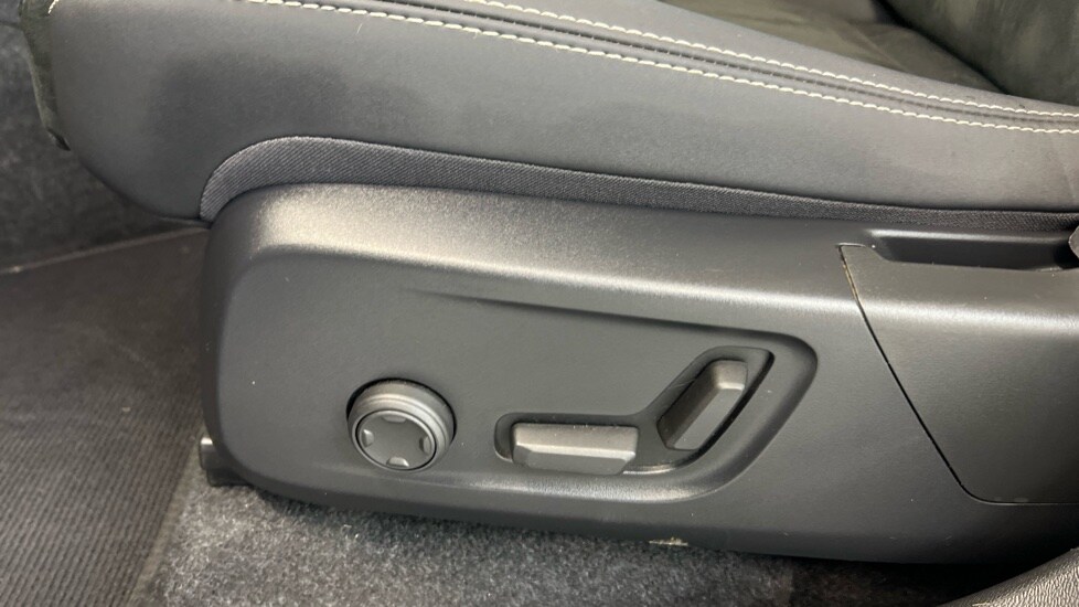 Used Volvo C40 2023 for sale - 77099047: Photo 37