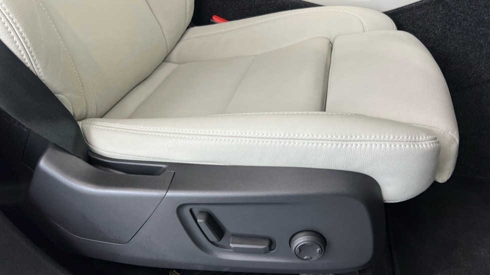Used Volvo XC40 2024 for sale - 76033811: Photo 30