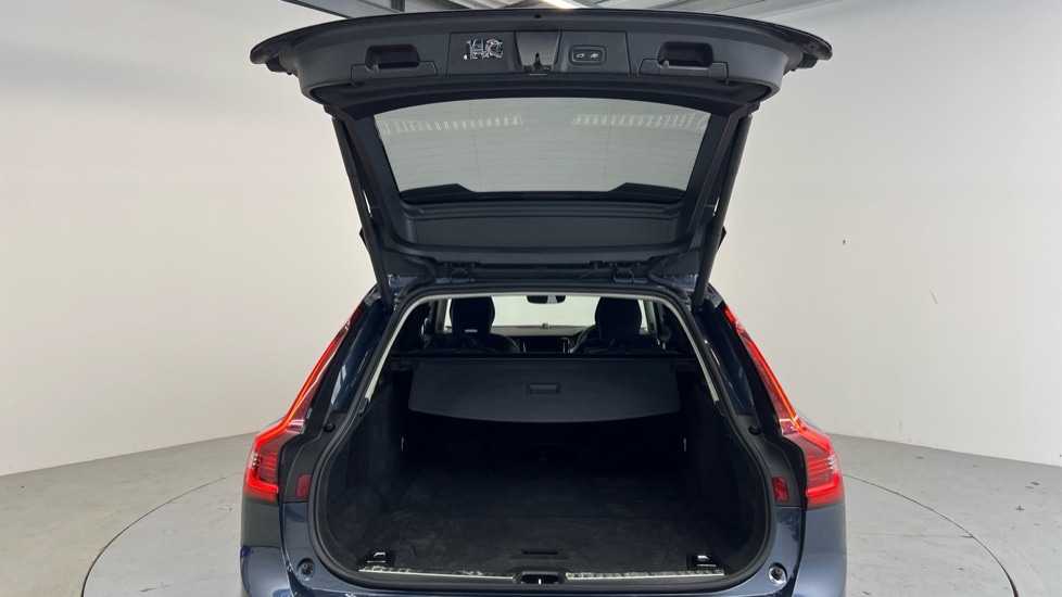 Used Volvo V90 2025 for sale - 77307421: Photo 13