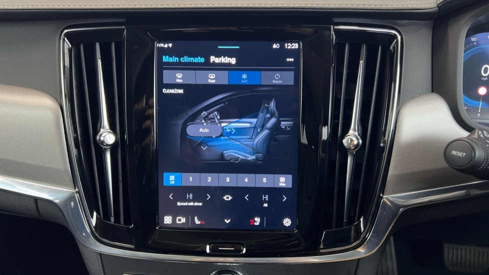 Used Volvo V90 2025 for sale - 77307421: Photo 15