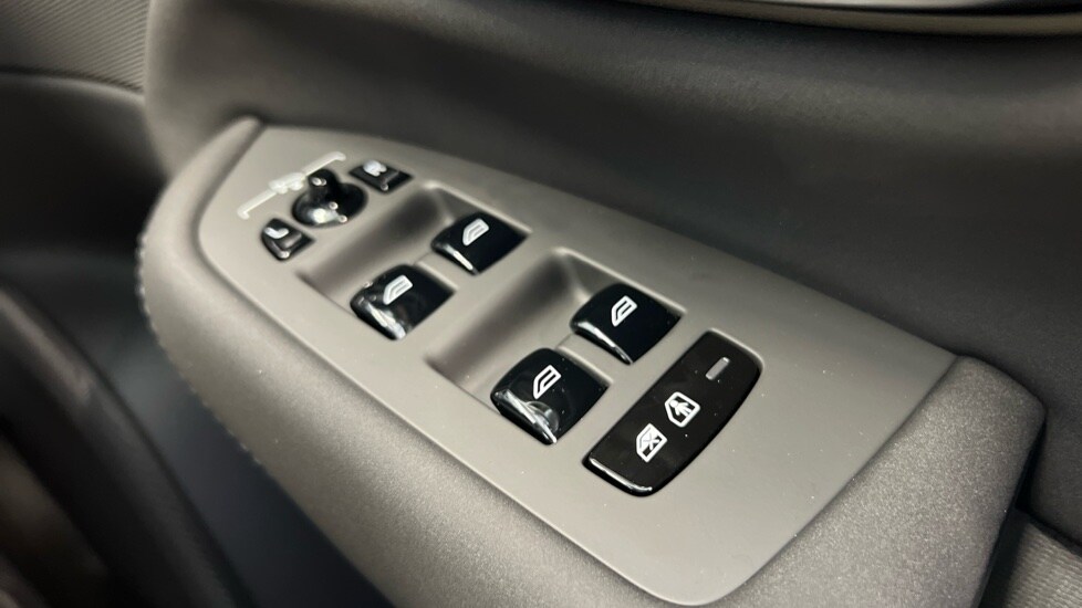 Used Volvo XC90 2025 for sale - 77638186: Photo 23