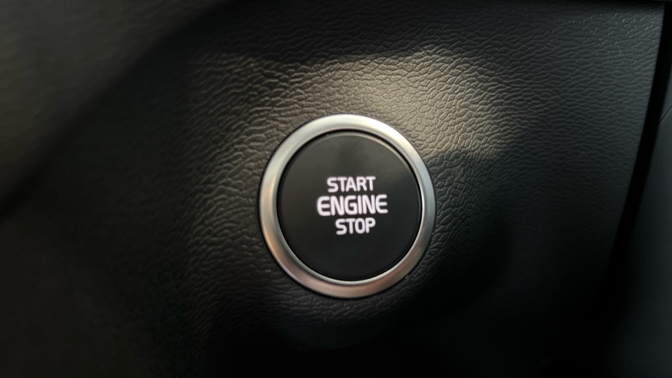 Used Volvo XC40 2024 for sale - 77942072: Photo 23