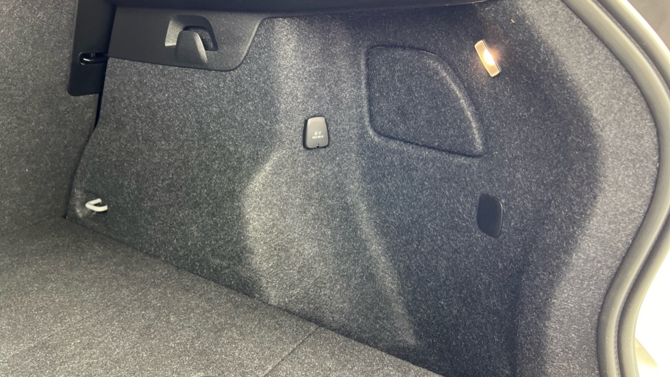 Used Volvo XC40 2024 for sale - 77942072: Photo 41