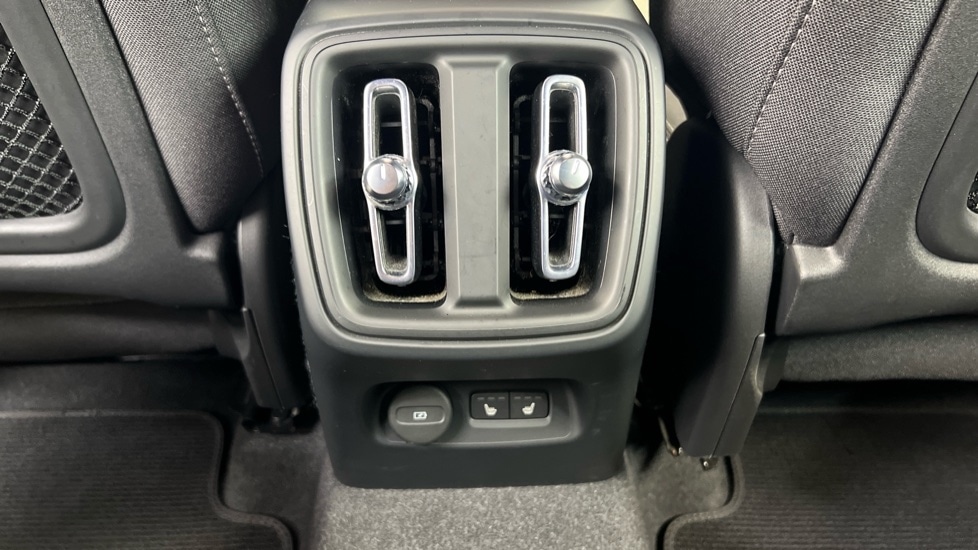 Used Volvo XC40 2023 for sale - 76540030: Photo 15