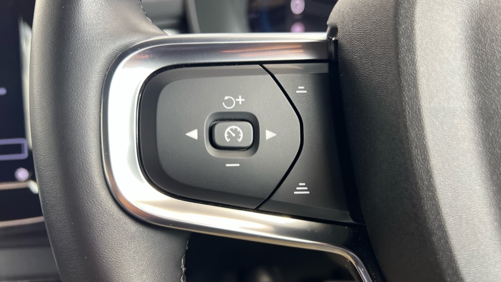 Used Volvo XC40 2023 for sale - 76540030: Photo 21