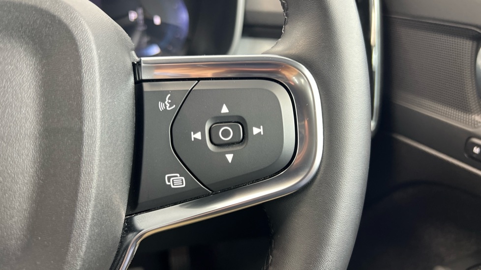 Used Volvo XC40 2023 for sale - 76540030: Photo 22