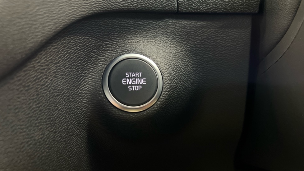 Used Volvo XC40 2023 for sale - 76540030: Photo 27