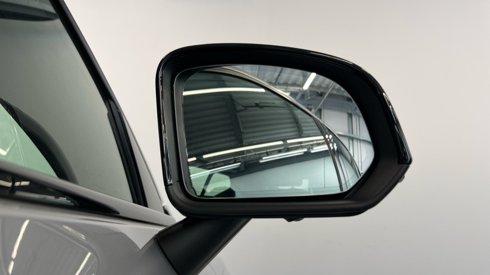 Used Volvo XC40 2023 for sale - 76540030: Photo 32