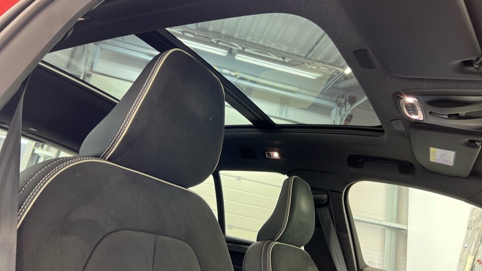 Used Volvo XC40 2022 for sale - 76092154: Photo 31