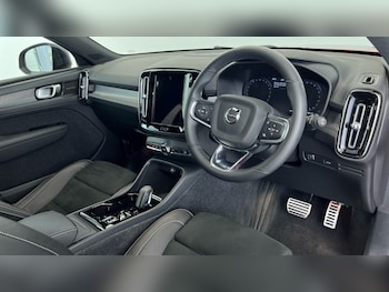 Used Volvo XC40 2022 for sale - 76092154: Photo 4