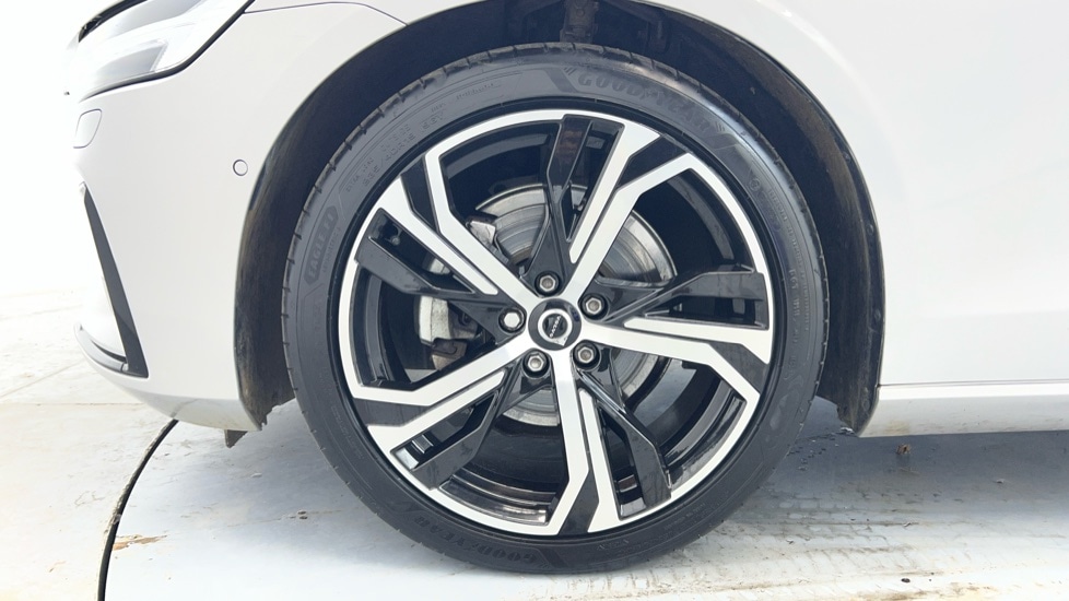 Used Volvo V60 2025 for sale - 77592147: Photo 43