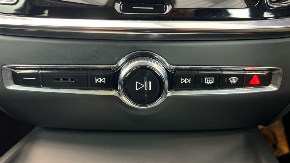 Used Volvo V60 2025 for sale - 77592147: Photo 65