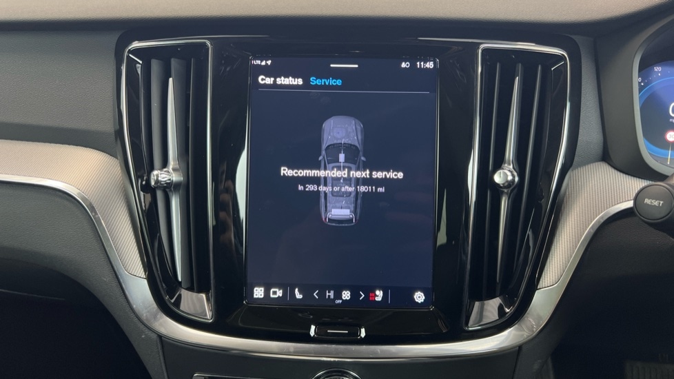 Used Volvo V60 2025 for sale - 77592147: Photo 76