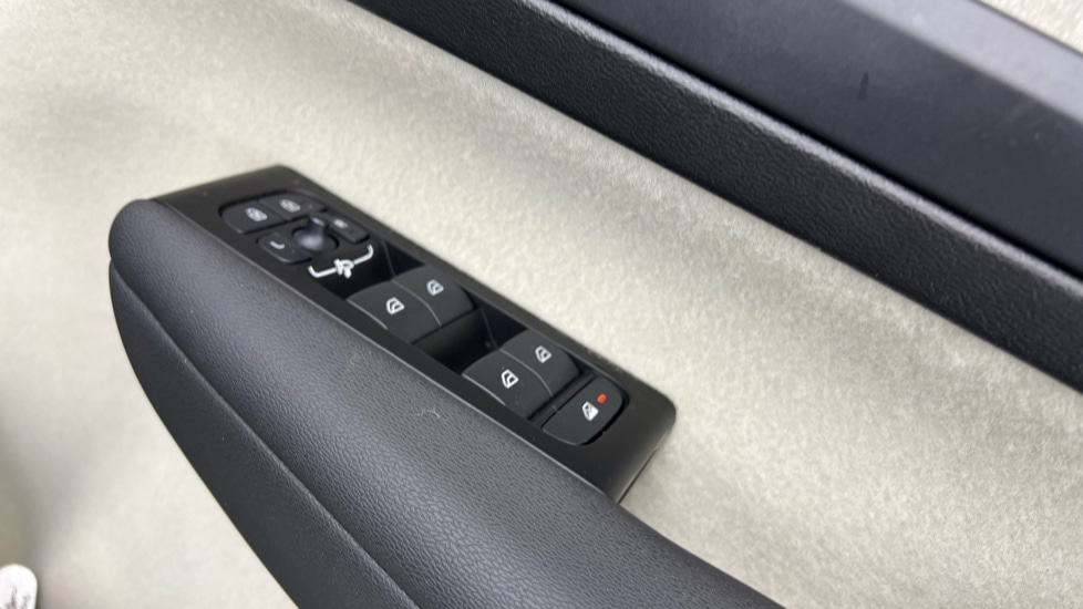 Used Volvo XC40 2022 for sale - 77988337: Photo 24