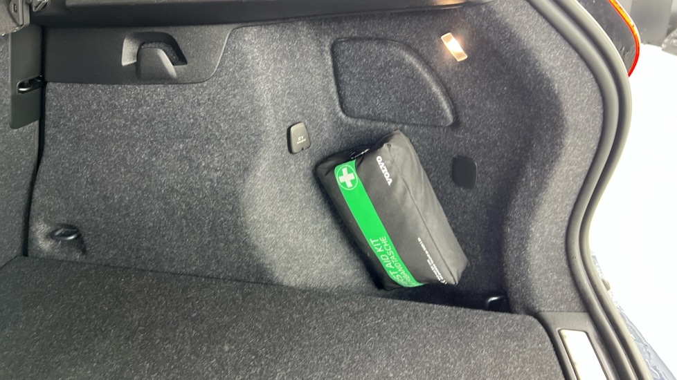 Used Volvo XC40 2022 for sale - 77988337: Photo 53