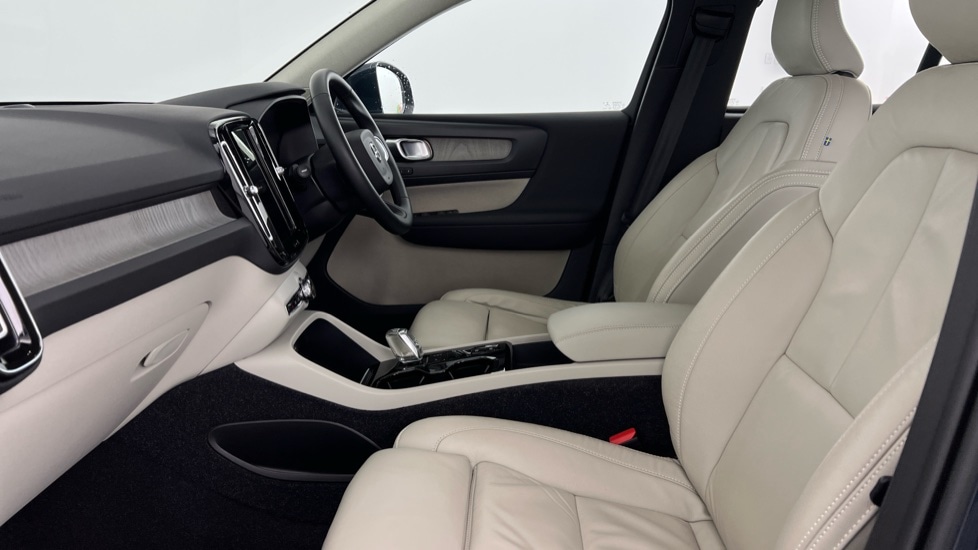 Used Volvo XC40 2022 for sale - 77988337: Photo 60