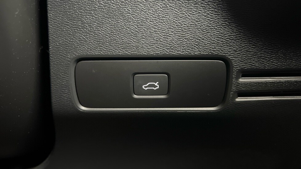 Used Volvo XC40 2022 for sale - 77959911: Photo 69