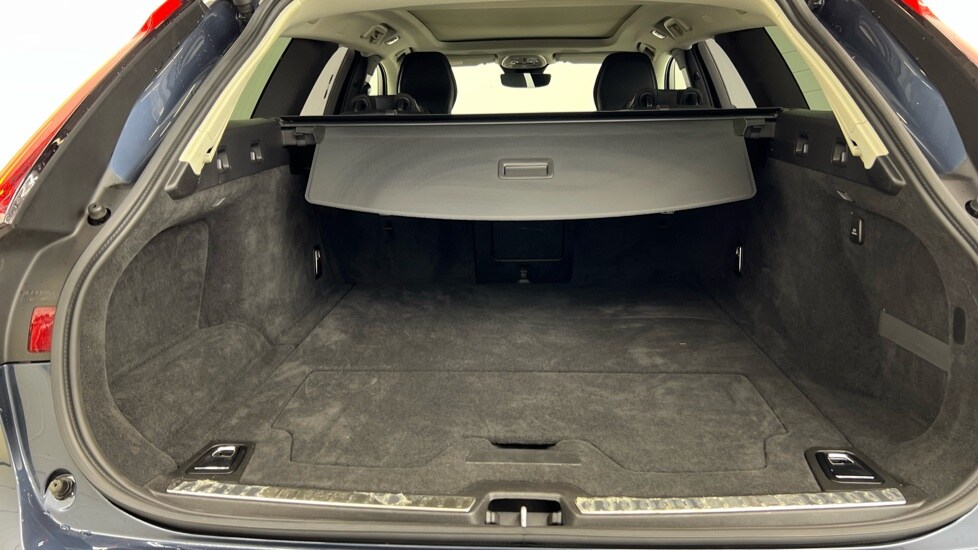 Used Volvo V90 2025 for sale - 76738198: Photo 47