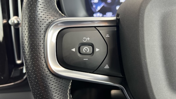 Used Volvo XC40 2021 for sale - 76332122: Photo 21
