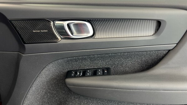 Used Volvo XC40 2021 for sale - 76332122: Photo 29