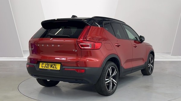 Used Volvo XC40 2021 for sale - 76332122: Photo 2