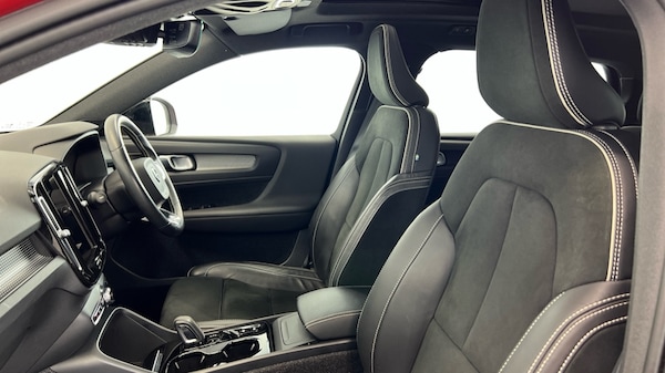 Used Volvo XC40 2021 for sale - 76332122: Photo 37