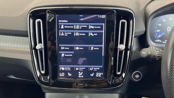 Used Volvo XC40 2021 for sale - 76332122: Photo 46