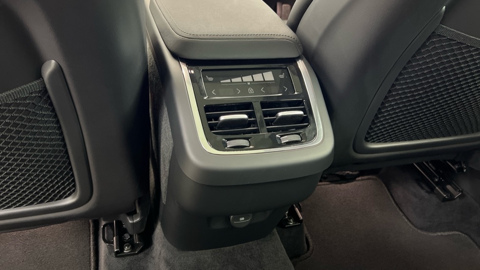 Used Volvo XC60 2025 for sale - 76933155: Photo 15