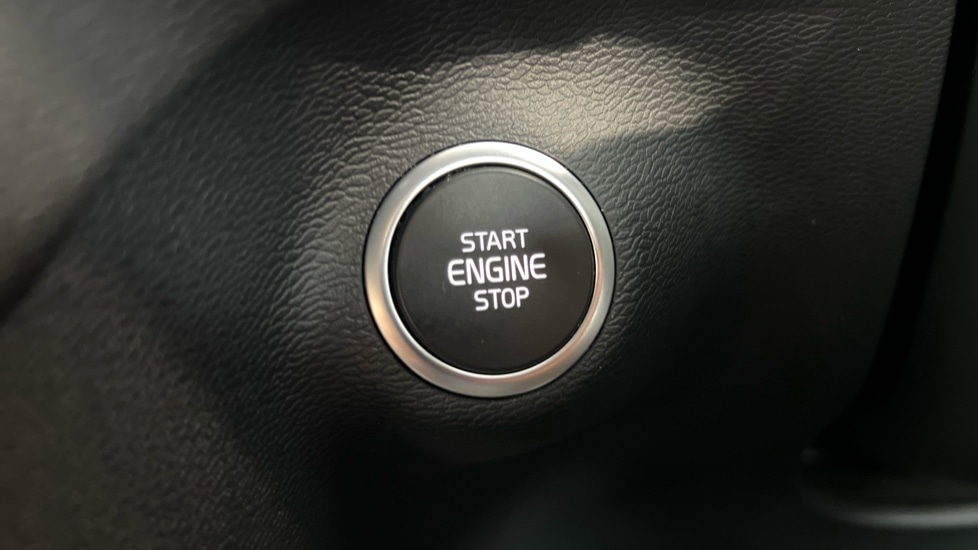 Used Volvo XC40 2023 for sale - 77021835: Photo 27