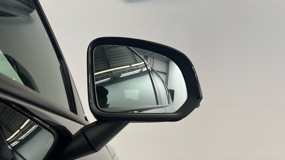 Used Volvo XC40 2023 for sale - 77021835: Photo 32