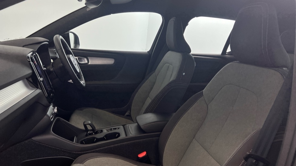 Used Volvo XC40 2023 for sale - 77021835: Photo 37