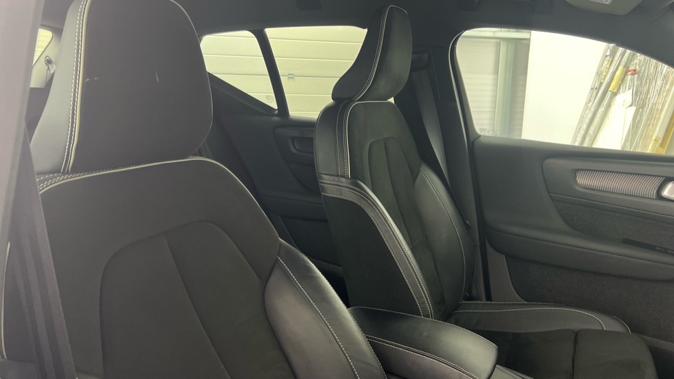 Used Volvo XC40 2021 for sale - 78022190: Photo 31