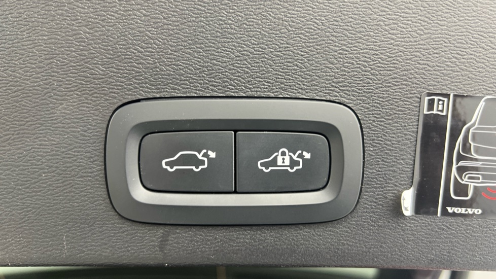 Used Volvo XC40 2021 for sale - 78022190: Photo 35