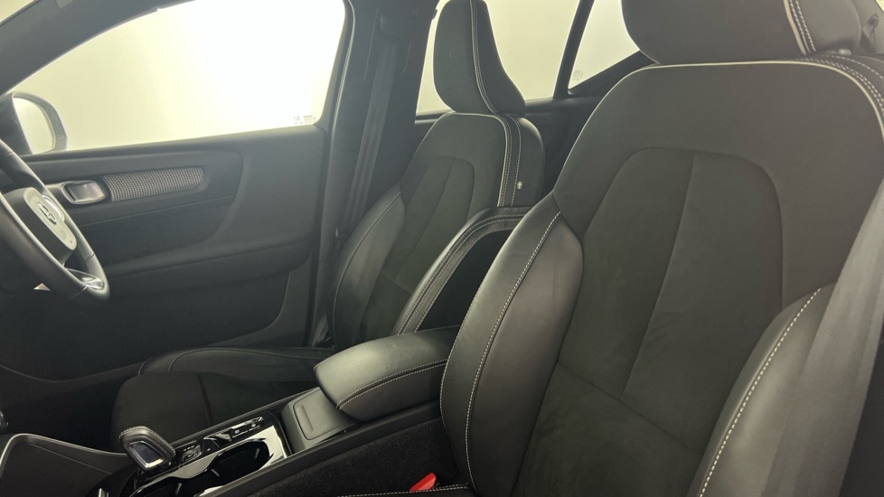 Used Volvo XC40 2021 for sale - 78022190: Photo 38