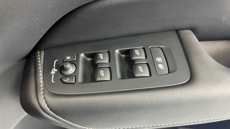 Used Volvo XC60 2025 for sale - 76842025: Photo 24